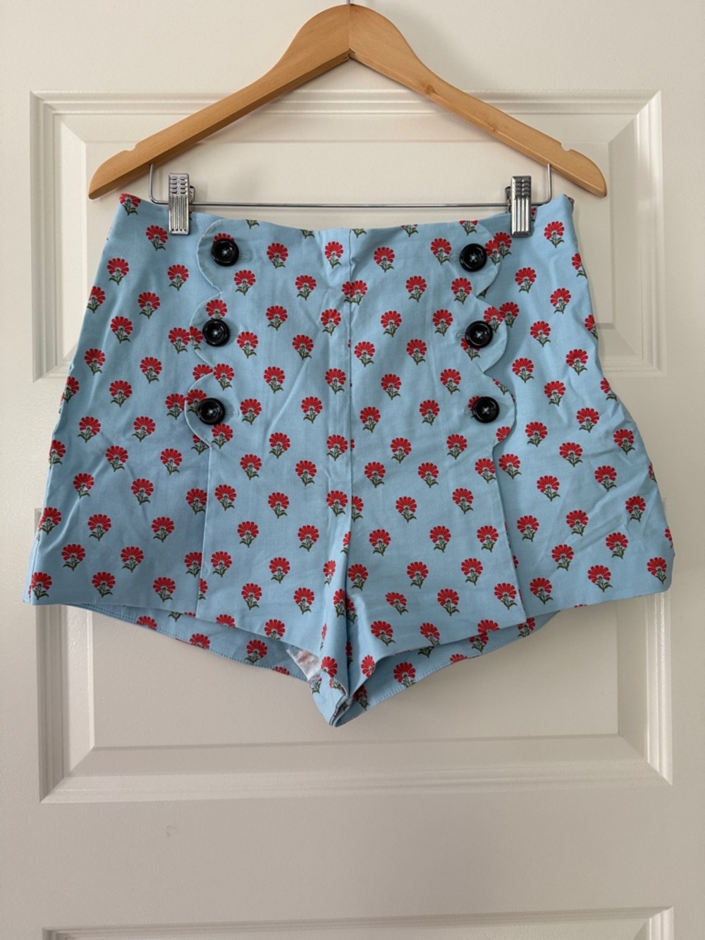 Anthropologie Maeve Scallop Shorts